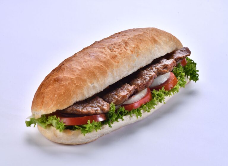 kaşarlı köfte – ekmek arası